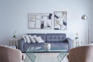 Spacious And Central Duplex Apt With Parking