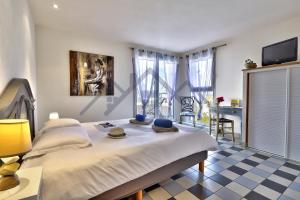 Appartements LocaLise - C80 - L'escale - Au 1er etage de plain pied - Wifi inclus - Draps inclus - Animaux bienvenus : photos des chambres