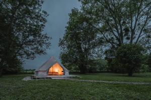 Maisons de vacances Campement au reve - Genouilleux : photos des chambres