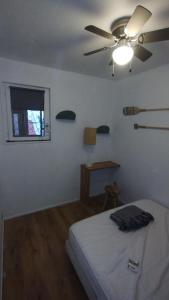 Maisons de vacances Breathtaking sea viewT3 for 6 pool parking : photos des chambres