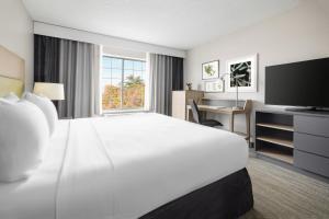 King Room - Non-Smoking room in Country Inn & Suites by Radisson Springfield OH