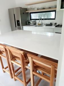 Santa Teresa Manzanillo Walk to Beach, New Home, Center of Tranquil Town