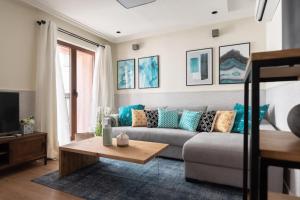 Minty Stay - Andrés Borrego