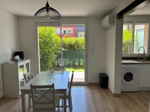 Appartements Appartement cosy avec jardin, jacuzzi et tram a 2 min - Quartier calme : photos des chambres