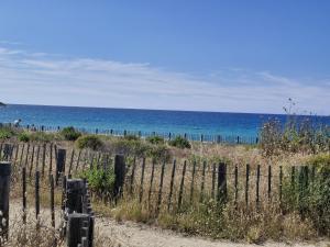 Appartements Charmant petit logement a 3 kms de la plage : photos des chambres