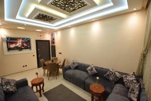 Appartement familial proche aéroport et Oasiria