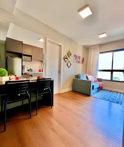 LUXUOSo# Apto no Batel com garagem e Ar Condiciona