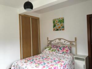 Chalet de dos plantas independientes con aparcamiento y jardin privado