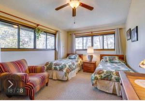 Golf Course Views w Fireplace & Resort Amenities
