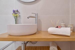 Romantic Suite Roig Arena N10 Virkin Suites