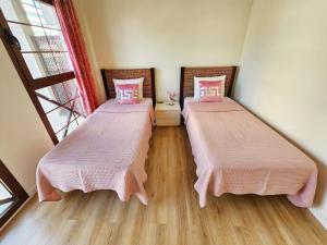 Luxury unique central flat with 2 swimming pools