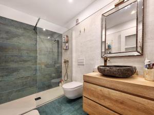 Luxury unique central flat with 2 swimming pools