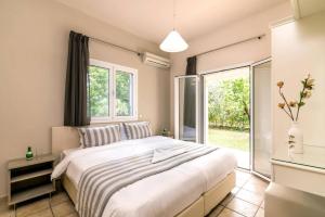 Villa Almyros by Villa Plus