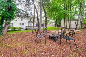 Family Retreat with Fenced Yard in Woodbridge!