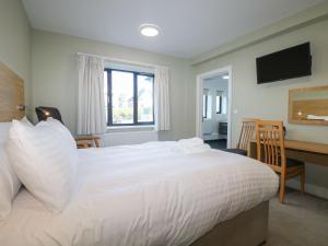 Pebble Path at Marine Court