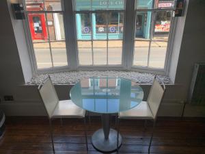 HelloYorkCentre - 1 FREE ON SITE PARKING SPACE - 60 SECOND WALK 2 MINSTER!