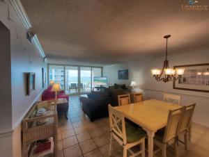 SLT 2052-Beachfront-Close To Everything in Destin!