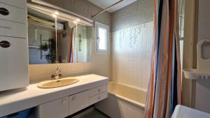 Appartements Saint Georges de Didonne - VUE MER pour ce STUDIO COSY en rez-de-chaussee : photos des chambres