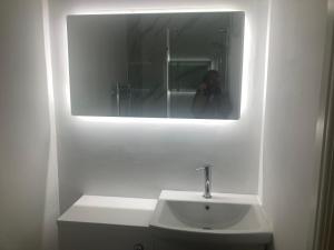 HelloYorkCentre - 1 FREE ON SITE PARKING SPACE - 60 SECOND WALK 2 MINSTER!