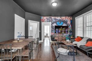 2 Bedrooms in Edgewater, Free Parking, 12 minutes to the Ocean #5