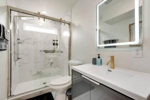 New! Modern Comfort 5 min from Downtown & Deep Ellum