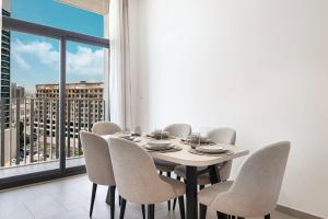 Restay Homes - Fancy 2BR in Belgravia Heights - Pool access