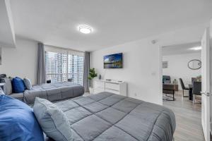 Peaceful Brickell 1BR Water and City Outlook