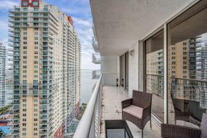 Peaceful Brickell 1BR Water and City Outlook