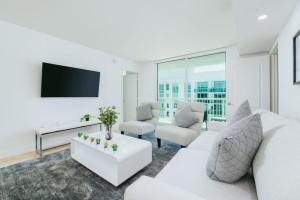 Bright and Cozy 2 Bedroom