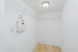 Bright and Cozy 2 Bedroom