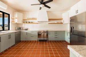 Lux 3bd Casa Anuiti, on golf, near beach, pool