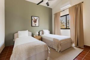 Lux 3bd Casa Anuiti, on golf, near beach, pool