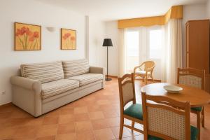 EL ESTUDIO DE LA PLAYA BENALBEACH Vistas al Mar