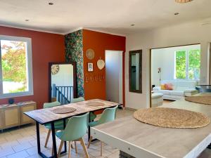 Maisons de vacances La villa Jeanne- Charmante maison avec tres belle terrasse couverte a 10 min du centre de Salies de Bearn : photos des chambres