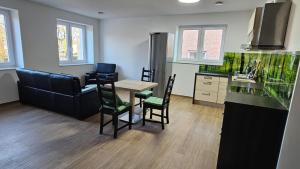 2Zi Apartment in Schloss Neuhaus mit Ladestation für Elektroautos