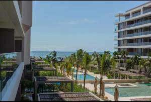 Luxury Oasis Private Pool Wine BBQ and Sea