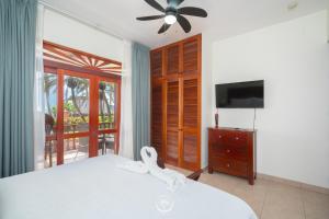 Bahia Azul 2A beachfront, Jaco Beach, 1st floor