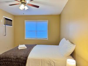 Huge Place Minutes from NYC Parking Available