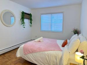 Huge Place Minutes from NYC Parking Available