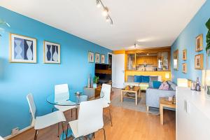 Chancery Lane Gem with Balcony and Lift