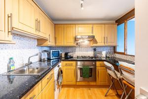 Chancery Lane Gem with Balcony and Lift