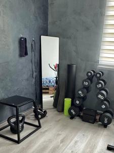 Stylish condo in Santa Ana - Balcony and views