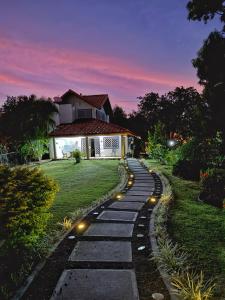 Beach and Mountain House near to Panama