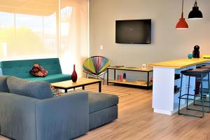 501 · Bright, stylish Terrace Apt 5 min to T zone Andino