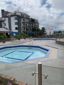 Hermoso apto de 3h piscina sauna y tennis
