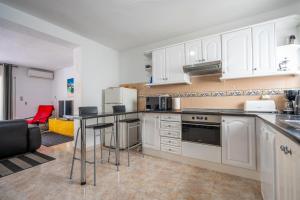 Seaside 3 bedroom Condo 50m beach in Costa del Sol