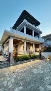 saanidhya family nest
