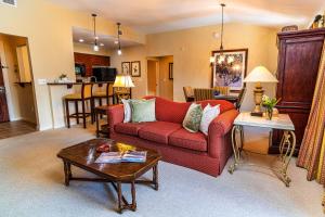 1 BR Top Floor - private balcony & views 5304