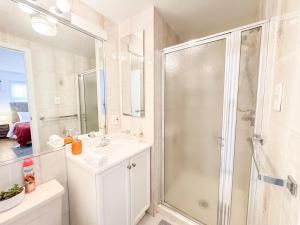 Spacious and Convinient near NYC Parking Available