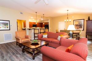 3 King beds and Balcony with preserve view 6309-3